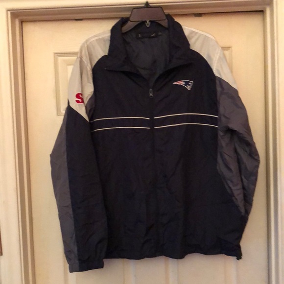 NEW🏈Patriots Windbreaker - Picture 1 of 5